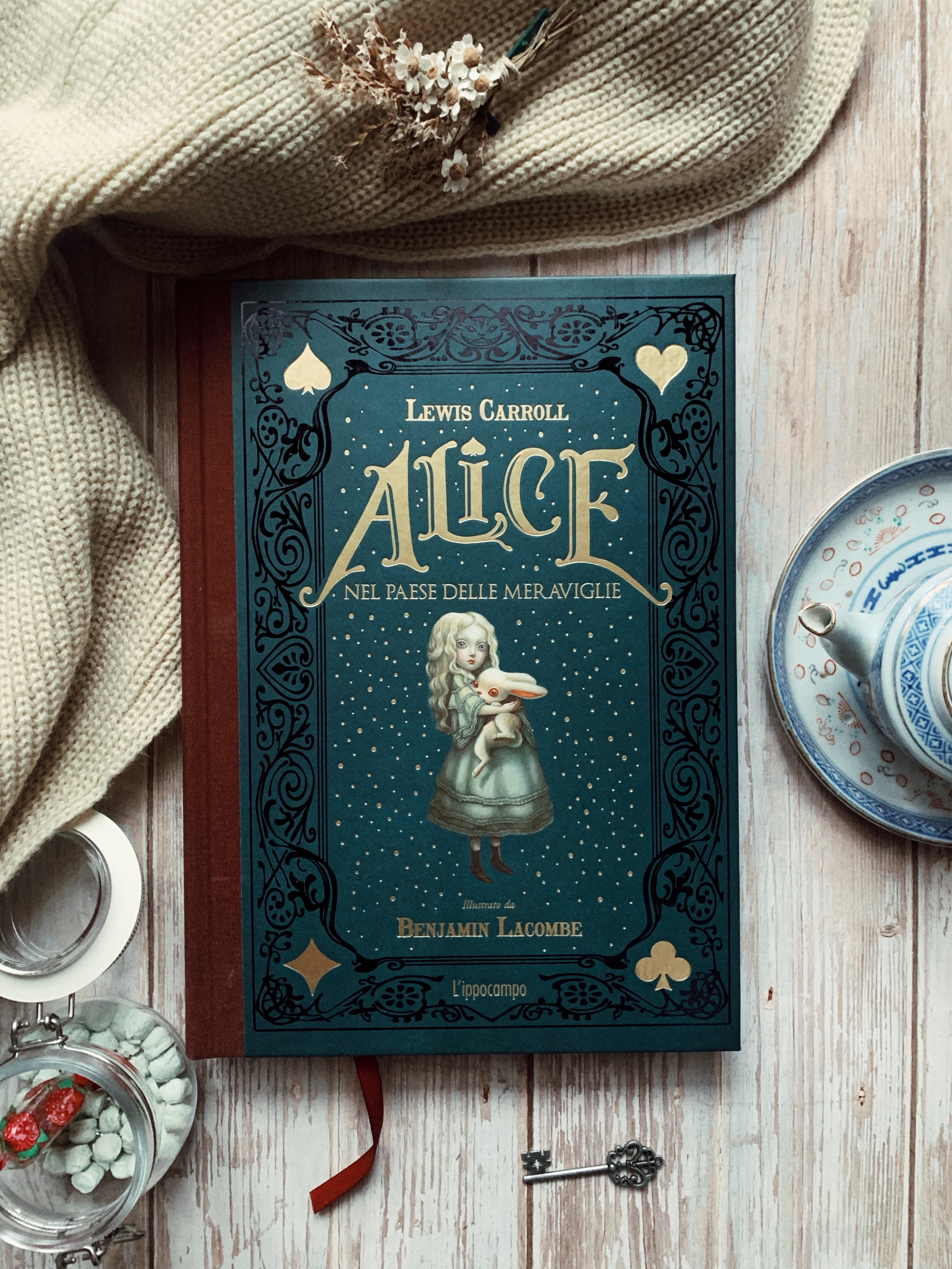 Nuova Uscita: Alice nel paese delle meraviglie Edizione integrale  illustrata da Benjamin Lacombe - Libriamoci Blog